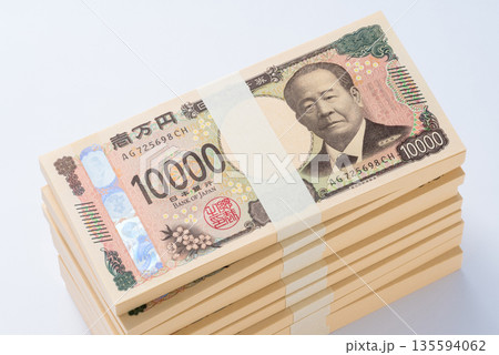 一万円の札束 135594062