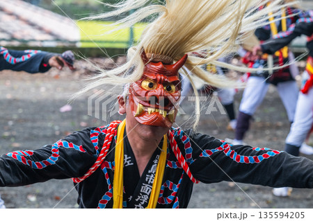 肥前佐賀の秋祭り－母ヶ浦面浮立 135594205