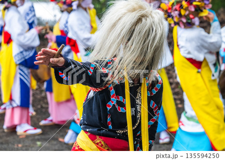 肥前佐賀の秋祭り－母ヶ浦面浮立 135594250