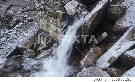 隠れ滝 135595186