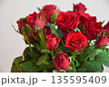 赤いバラ 赤いバラ 135595409