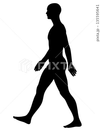 良い姿勢で手を振って歩く男性のシルエット 全身横向き モノクロ 135595641