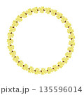 蠟梅の花の円形飾り枠イラスト 135596014