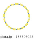 蠟梅の花の円形飾り枠イラスト 135596028