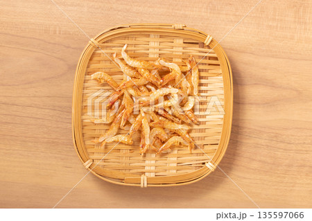 ［静岡県　駿河湾産］さくらえび　素干し 135597066