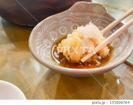 真鱈の白子。和食の天ぷら。 真鱈の白子。和食の天ぷら。 135600764