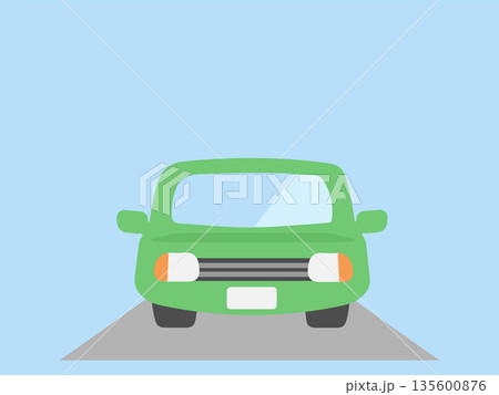 昼間の自家用車のイラスト 135600876
