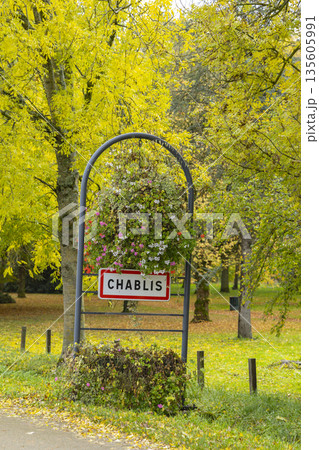 Chablis town sign welcoming visitors in autumn 135605991
