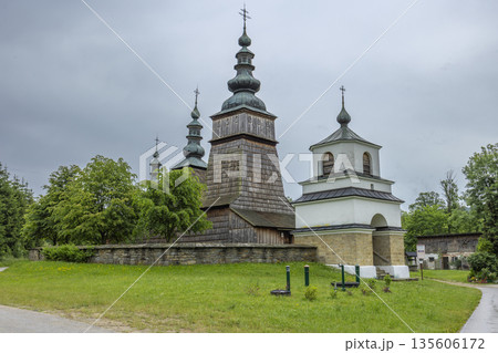 UNESCO wooden Orthodox tserkva in Owczary, Lesser Poland Voivodeship 135606172