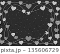 ひもでつながるシンプルなハートと余白のかわいい素材 135606729