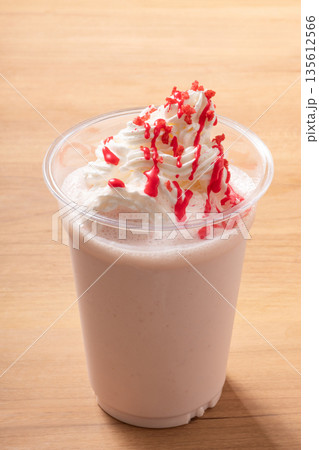 ストロベリー フラペチーノ ストロベリー フラペチーノ 135612566