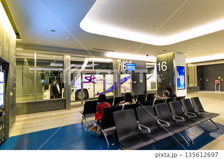 東京　中央区八重洲　バスターミナル東京八重洲 135612697