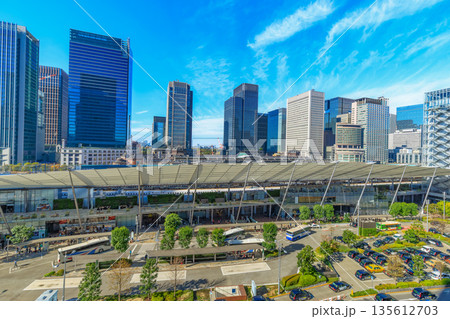 東京　千代田区　丸の内　東京駅（八重洲側） 135612703
