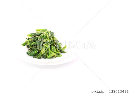 菜の花の胡麻和え 春の食べ物 明るい背景 菜の花の胡麻和え 春の食べ物 明るい背景 135613451