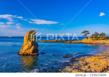 （神奈川県）立石公園から富士山遠望 135613600