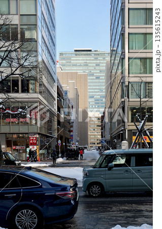 1月の札幌中央区北1条西3丁目「ビルに挟まれた中通り」 1月の札幌中央区北1条西3丁目「ビルに挟まれた中通り」 135615243