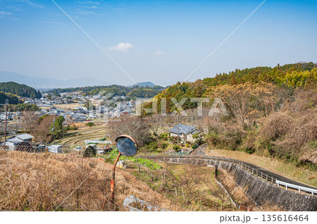 冬の明日香村風景　奈良県 135616464