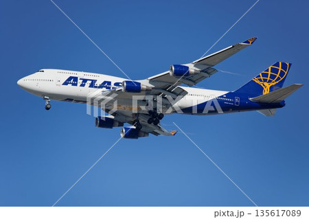 アトラス航空の旅客機ボーイング747 アトラス航空の旅客機ボーイング747 135617089
