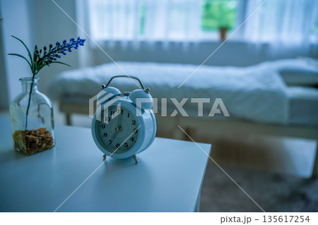 朝の目覚まし時計 朝の目覚まし時計 135617254