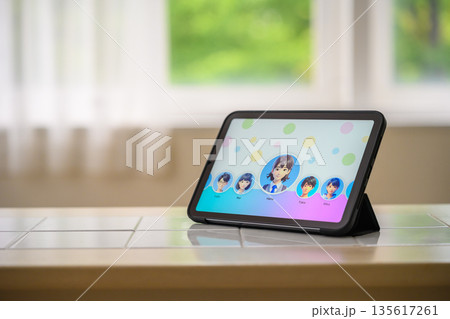 タブレットでオンライン授業 135617261