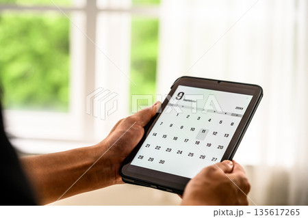 タブレットで9月の予定確認 タブレットで9月の予定確認 135617265