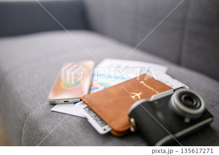 旅行準備の必需品 旅行準備の必需品 135617271