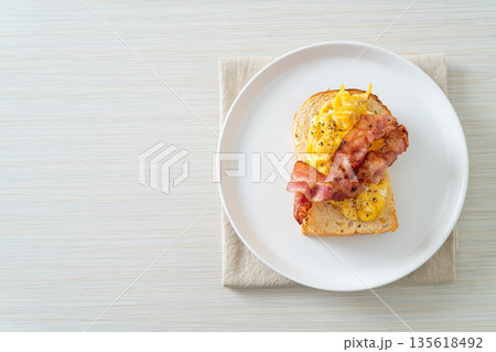 bread toast with scramble egg and bacon 135618492