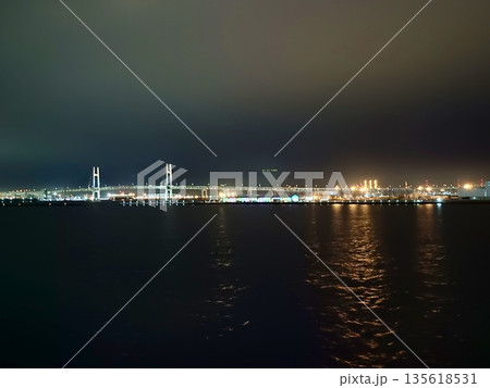 横浜港大さん橋国際客船ターミナル からの夜景 135618531