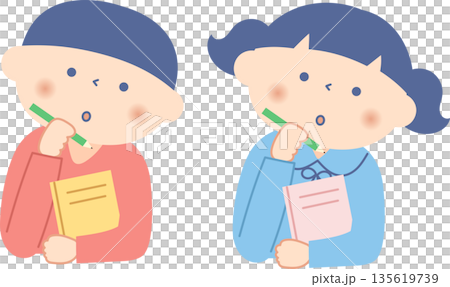 ノートを持って考えている男の子と女の子 ノートを持って考えている男の子と女の子 135619739