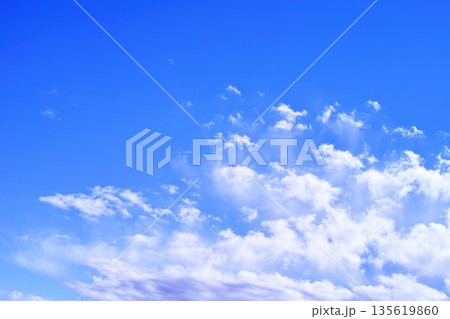 青空と雲イメージ 青空と雲イメージ 135619860