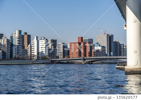 東京　隅田川の風景 135620577