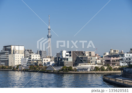 東京　隅田川の風景 135620581