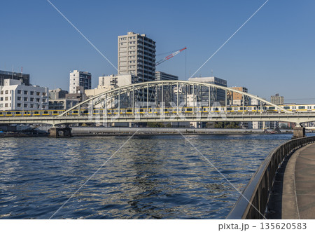 東京　隅田川の風景 135620583