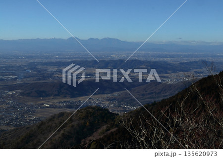 ロマンチック茨城(筑波連山の標高700㍍加波山峰「天中宮」より日光連山が一望できる。)桜川市、真壁町 ロマンチック茨城(筑波連山の標高700㍍加波山峰「天中宮」より日光連山が一望できる。)桜川市、真壁町 135620973