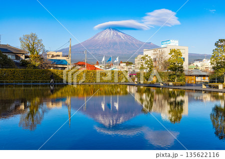 富士山世界遺産センター　(12月　晴れ) 135622116