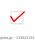 ペンで書いたチェックマーク/チェックボックス 135622152