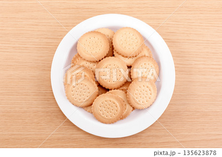 美味しそうなビスケット 美味しそうなビスケット 135623878