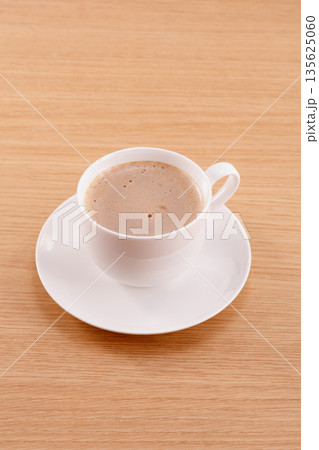 カフェラテ 飲み物 135625060