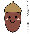 シンプルでかわいいどんぐりのキャラクターイラスト素材 135629515