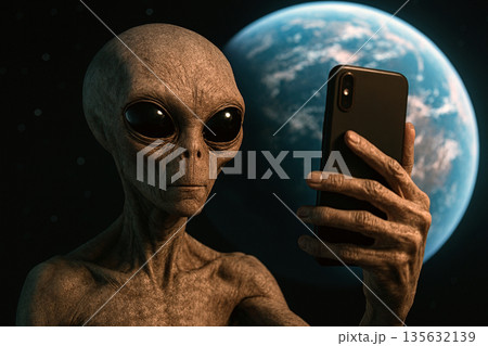 地球をバックに自撮りする宇宙人 地球をバックに自撮りする宇宙人 135632139