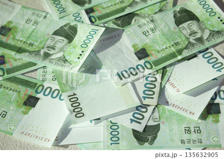 This is a Korean 10,000 won bill. This is a Korean 10,000 won bill. 135632905