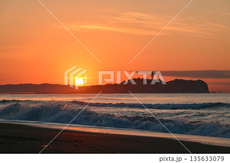 辻堂海岸の日の出 辻堂海岸の日の出 135633079