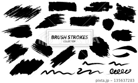 ブラシストロークのセット　黒いインクのグランジベクター素材 135637283