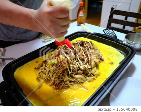 焼きそばの調理 屋台 焼きそばの調理 屋台 135640008