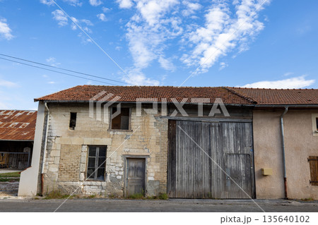 Bergnicourt, Rethel, Ardennes, Grand-Est, France, August, 28th, 2025, Historic agricultural building 135640102