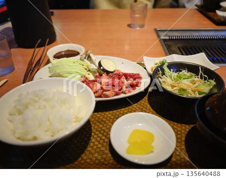 焼肉 135640488