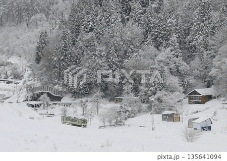雪景色の飯山線 雪景色の飯山線 135641094
