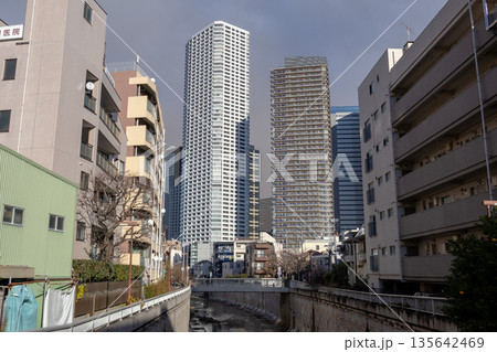 中野区本町付近から西新宿方向の街並み 135642469