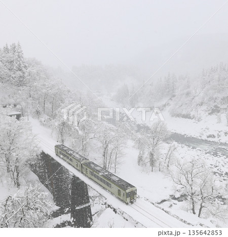 雪景色の飯山線 雪景色の飯山線 135642853