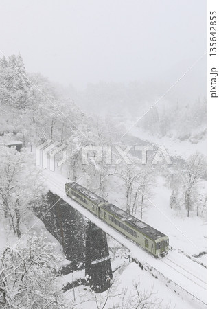 雪景色の飯山線 雪景色の飯山線 135642855